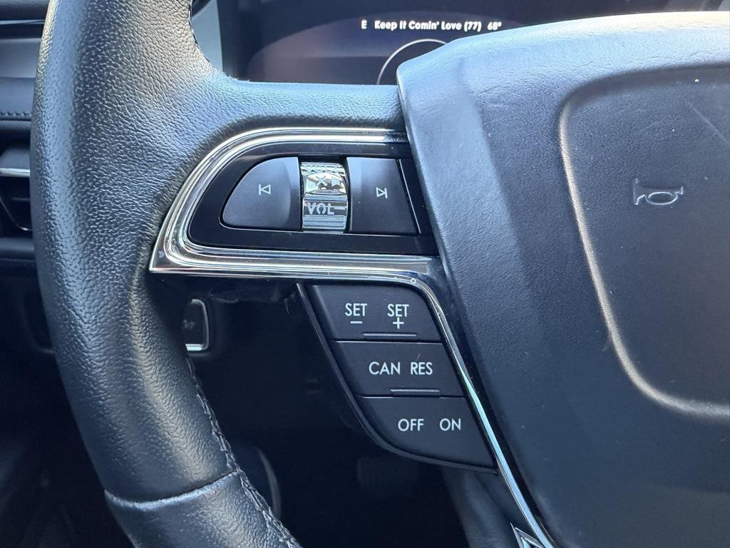 used 2023 Lincoln Nautilus car, priced at $33,000