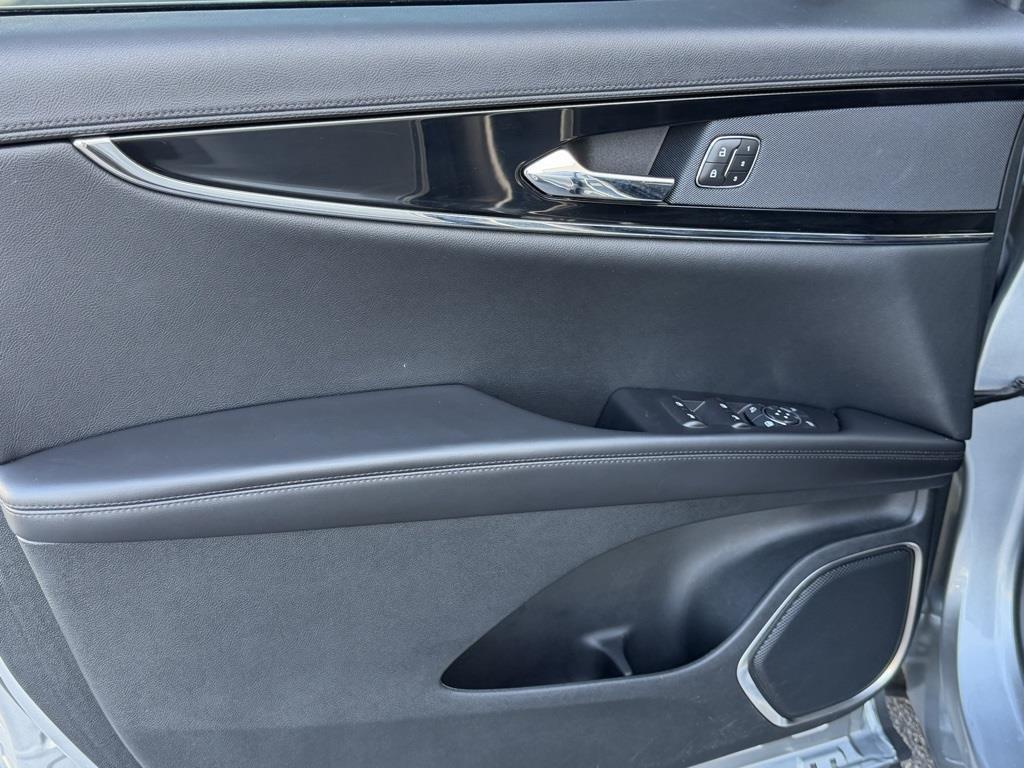 used 2023 Lincoln Nautilus car, priced at $33,000