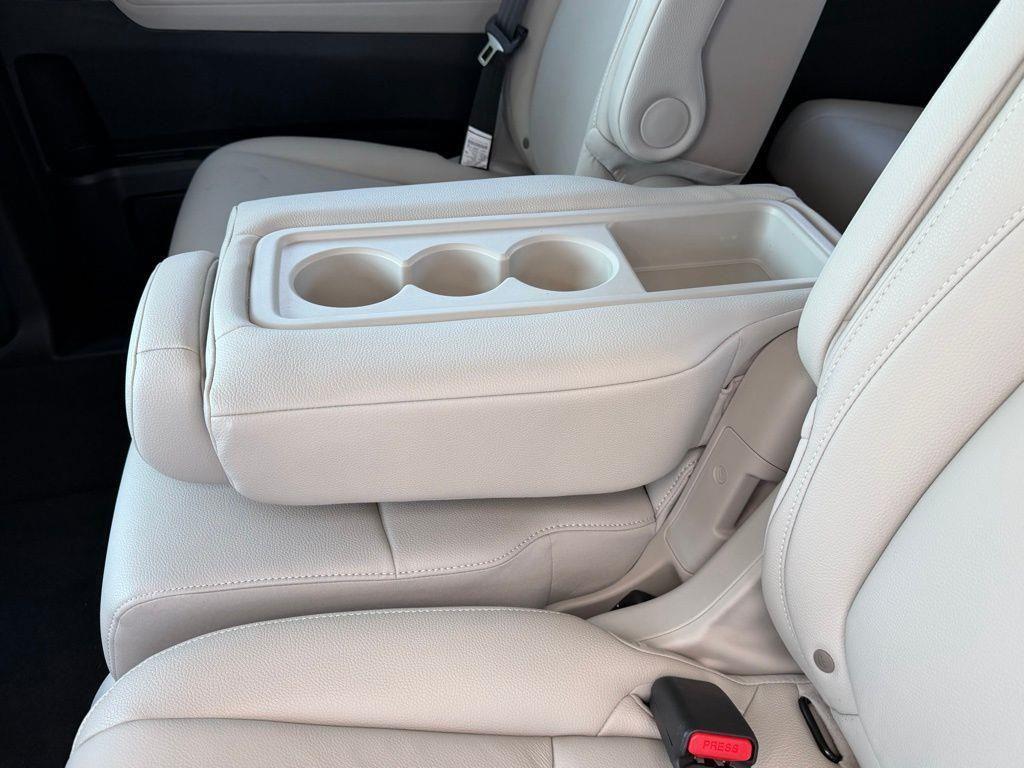 new 2026 Honda Odyssey car, priced at $41,637