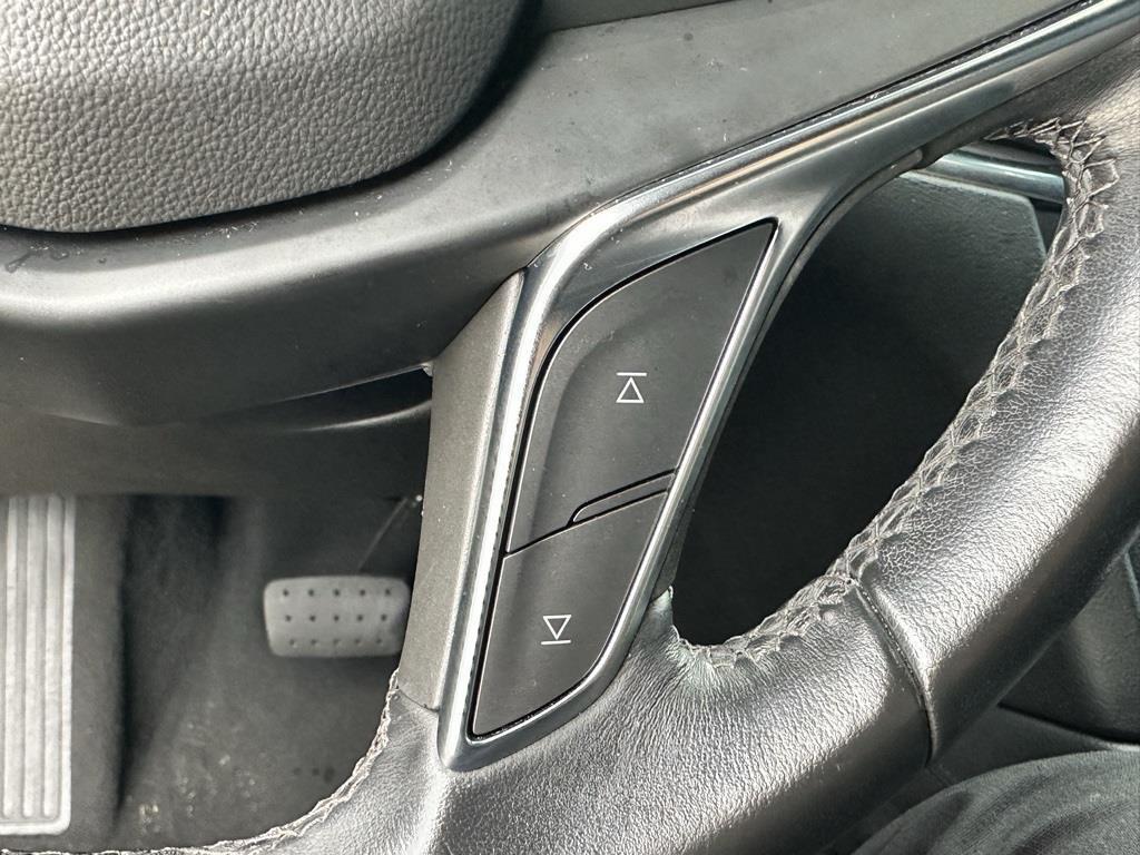 used 2023 Cadillac XT5 car, priced at $25,000