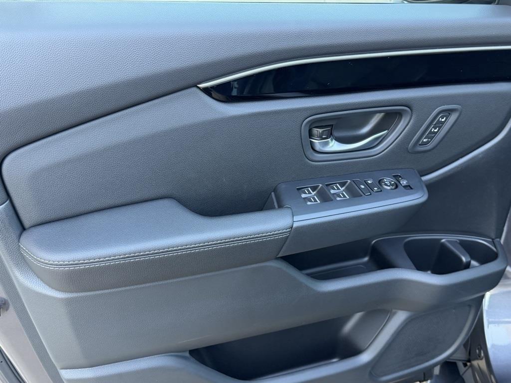 new 2026 Honda Pilot car, priced at $45,990