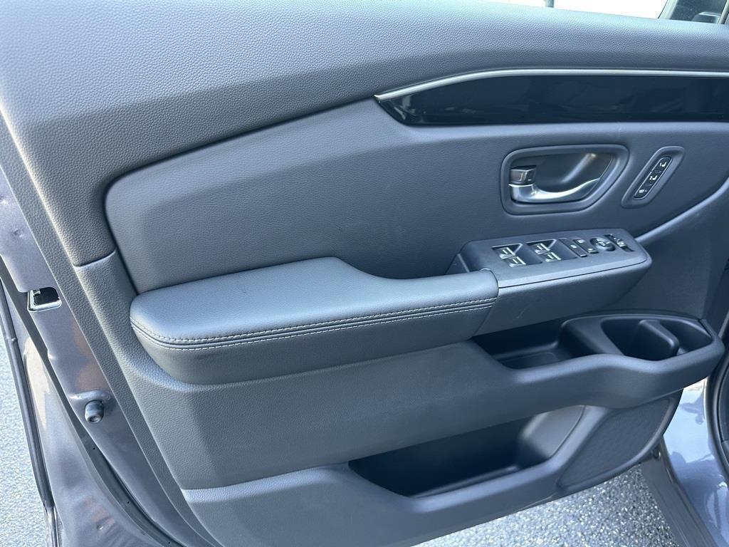 new 2026 Honda Pilot car, priced at $45,990