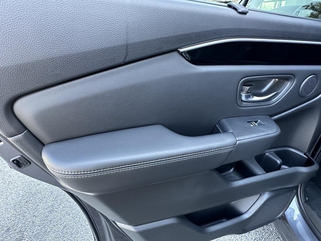 new 2026 Honda Pilot car, priced at $45,990