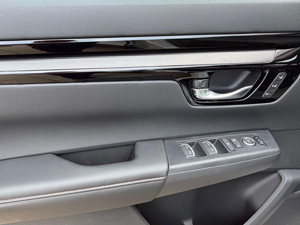 new 2026 Honda CR-V Hybrid car, priced at $44,455