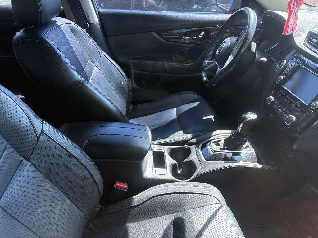 used 2018 Nissan Rogue car, priced at $10,000