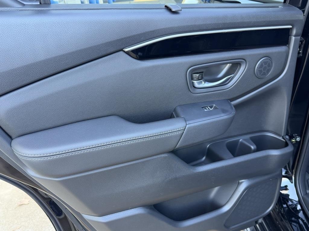 new 2026 Honda Pilot car, priced at $45,990