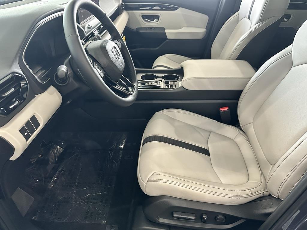 new 2026 Honda Pilot car, priced at $45,990