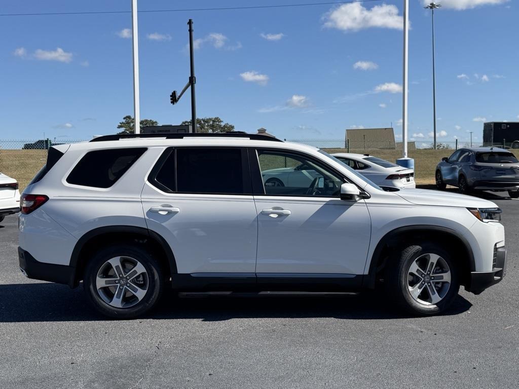 new 2026 Honda Pilot car, priced at $47,195