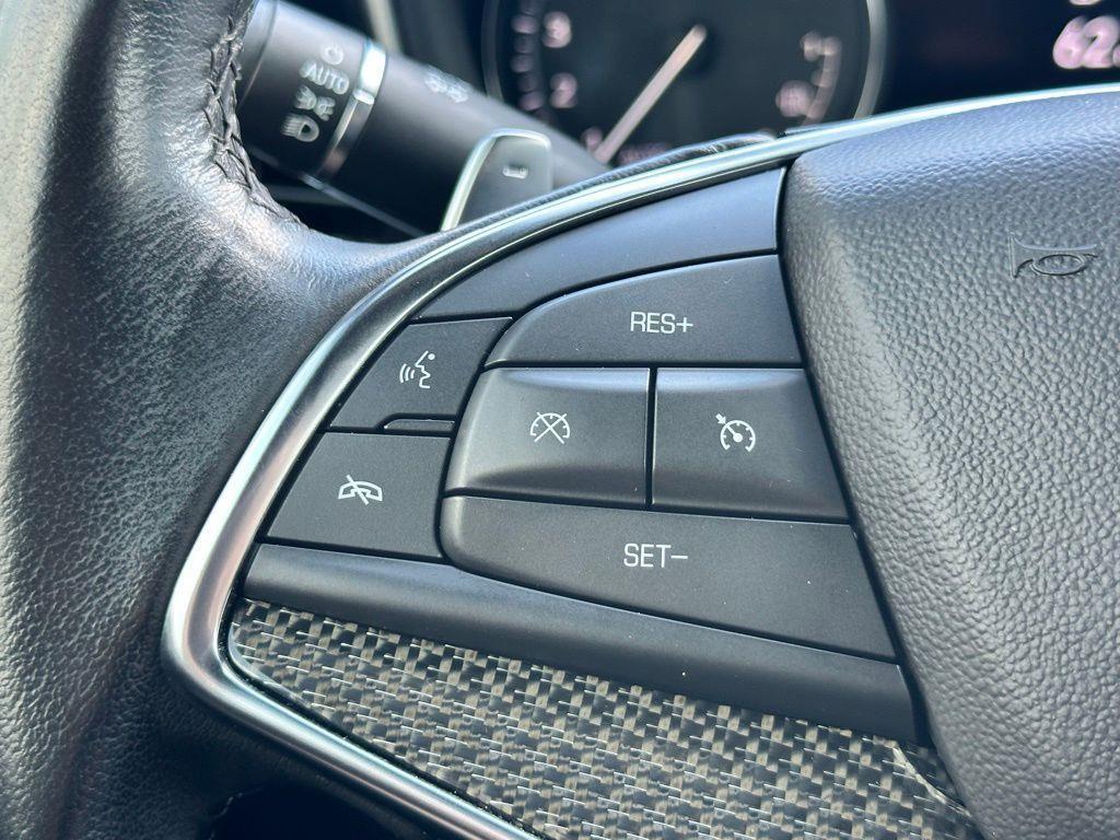 used 2022 Cadillac XT5 car, priced at $30,485