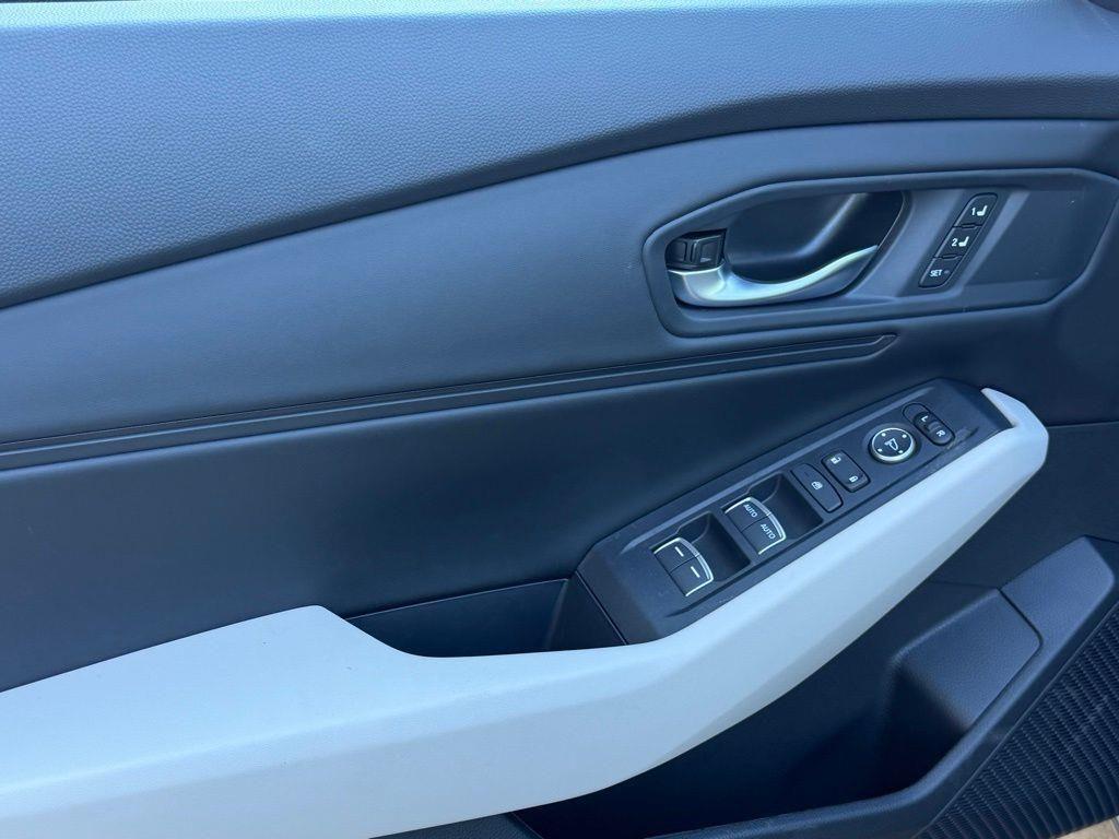 new 2026 Honda Accord Hybrid car, priced at $35,290