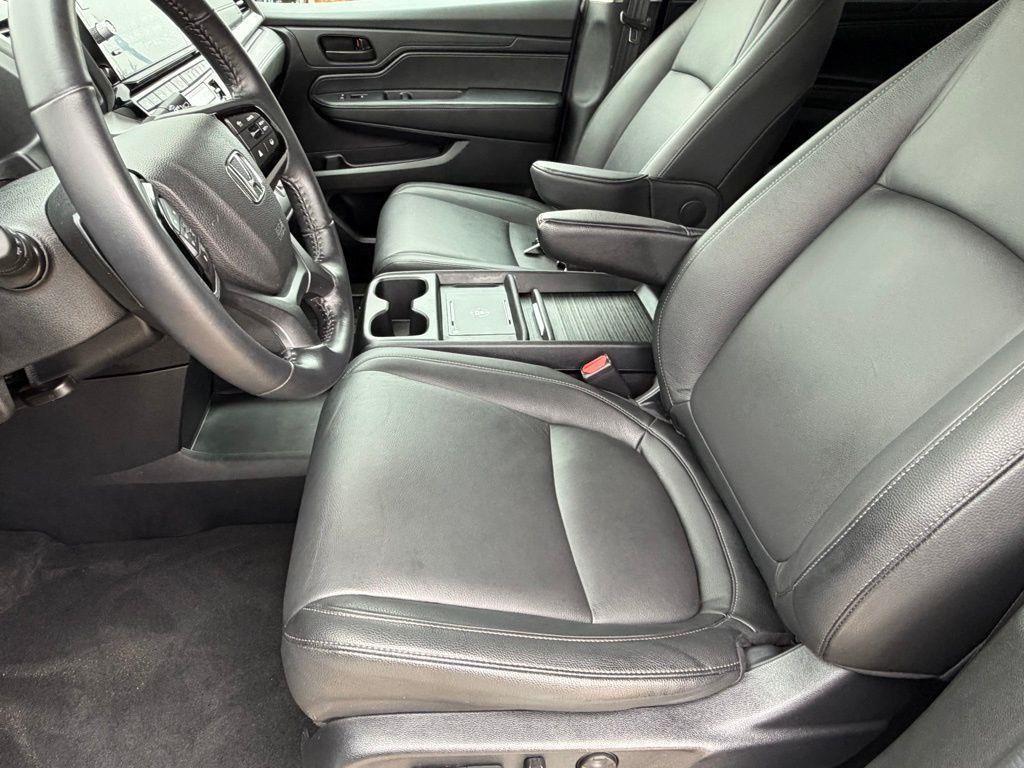 used 2025 Honda Odyssey car, priced at $37,500