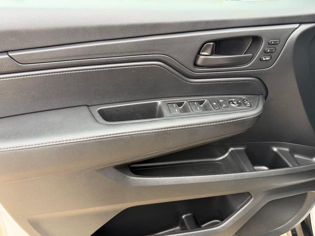 used 2025 Honda Odyssey car, priced at $37,500
