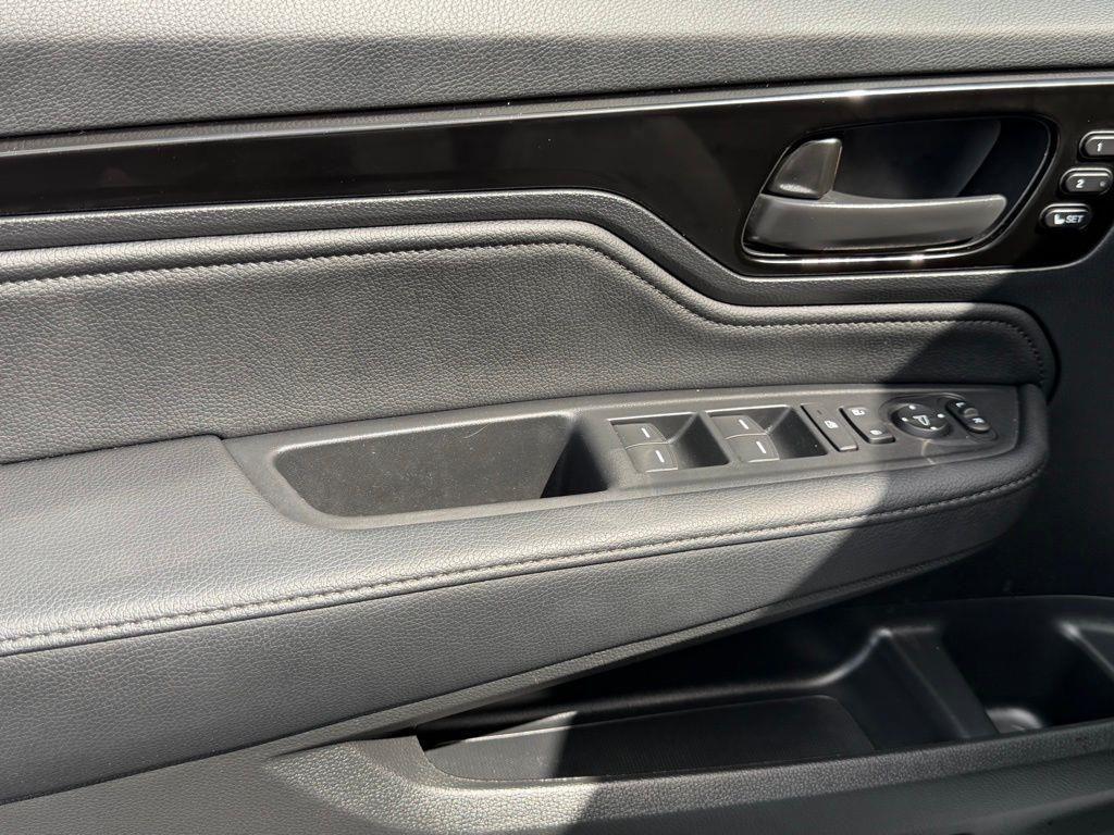 used 2025 Honda Odyssey car, priced at $41,775