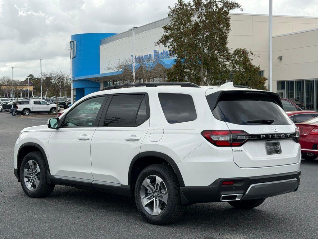 new 2026 Honda Pilot car, priced at $46,445