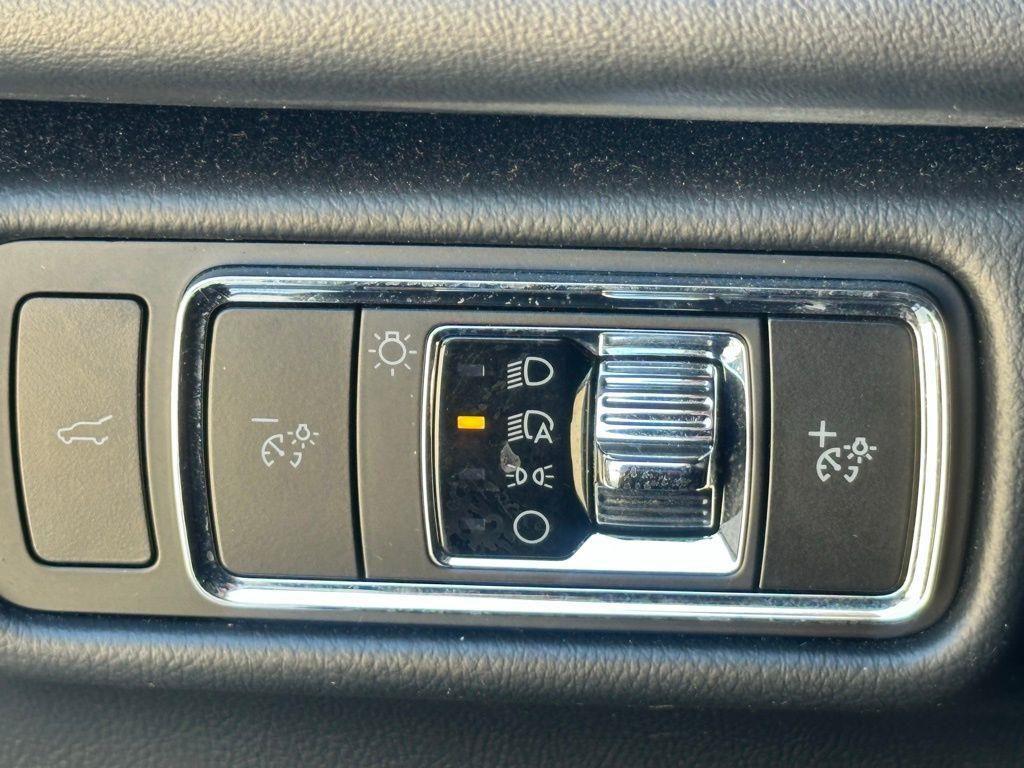 used 2023 Lincoln Aviator car, priced at $43,377
