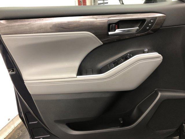 used 2022 Toyota Highlander Hybrid car, priced at $43,988