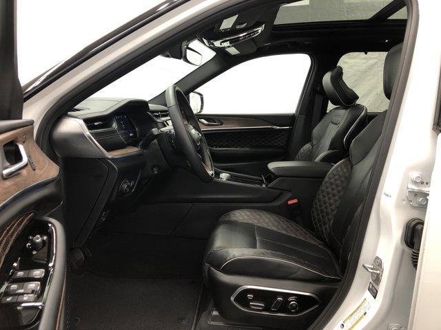 used 2025 Jeep Grand Cherokee car, priced at $47,988