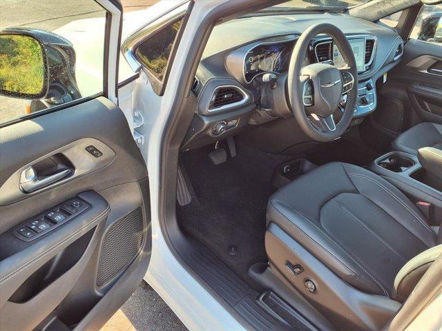 new 2026 Chrysler Pacifica car, priced at $41,402