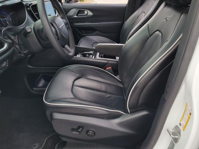 used 2025 Chrysler Pacifica car, priced at $37,985