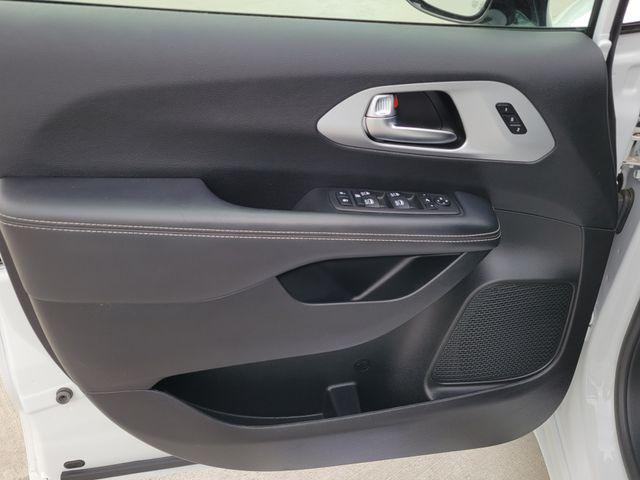 used 2025 Chrysler Pacifica car, priced at $37,985