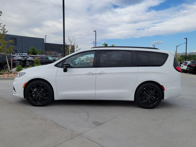 used 2025 Chrysler Pacifica car, priced at $37,985