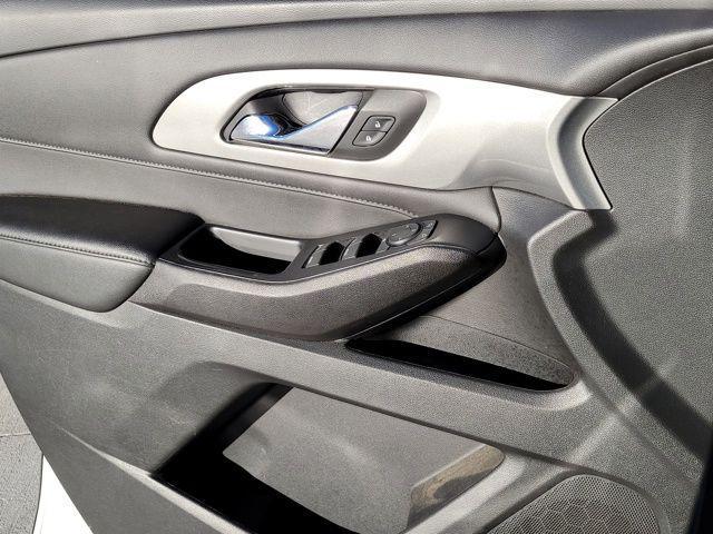 used 2023 Chevrolet Traverse car, priced at $26,985