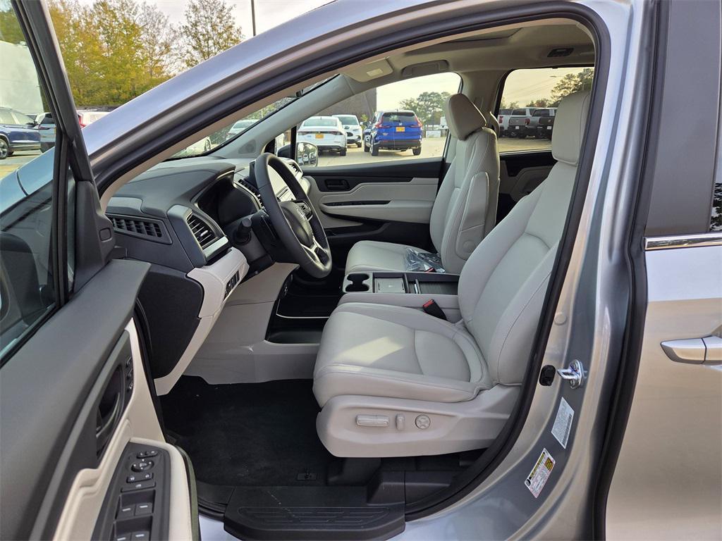 new 2026 Honda Odyssey car, priced at $44,290