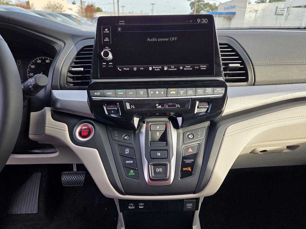 new 2026 Honda Odyssey car, priced at $44,290