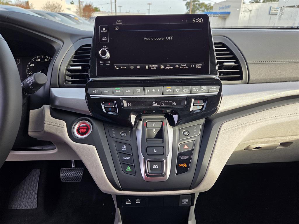 new 2026 Honda Odyssey car, priced at $44,290
