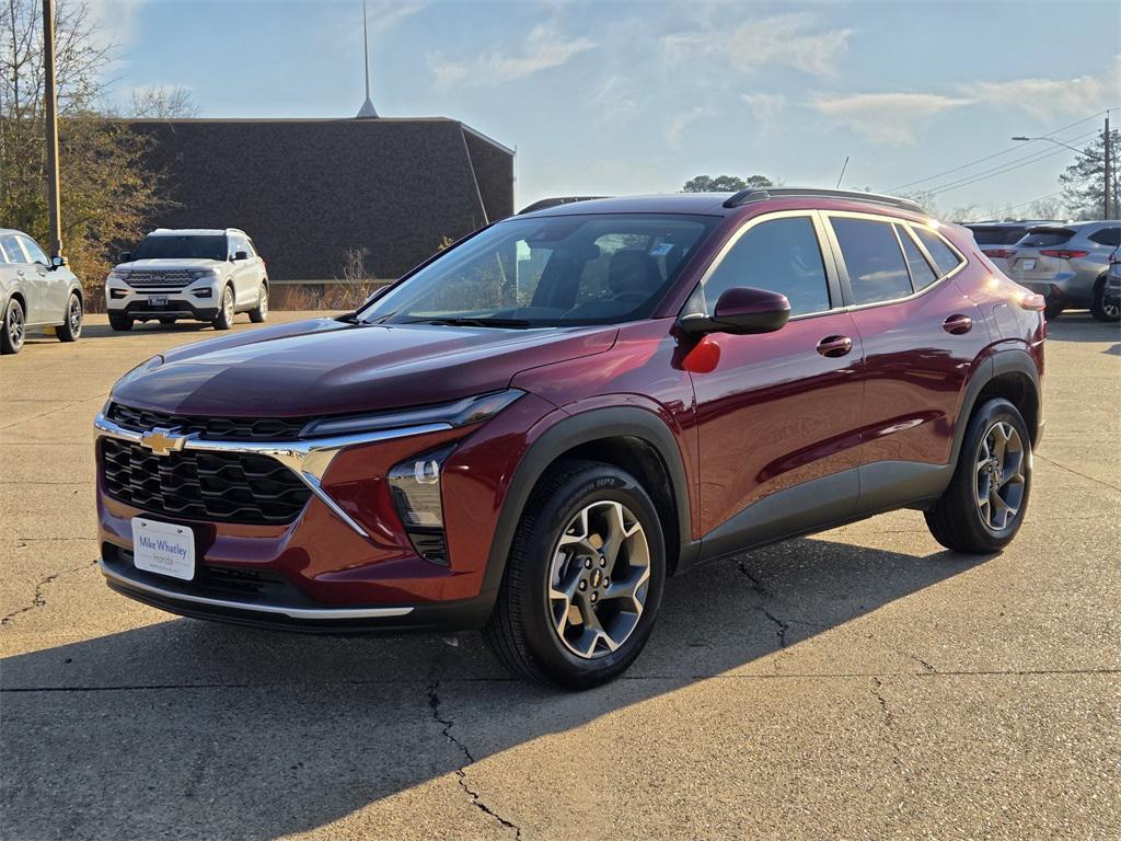 used 2025 Chevrolet Trax car, priced at $20,985