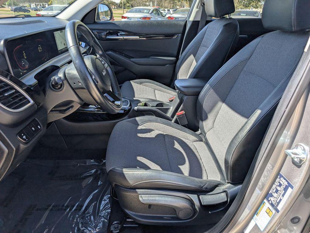 used 2025 Kia Seltos car, priced at $22,775