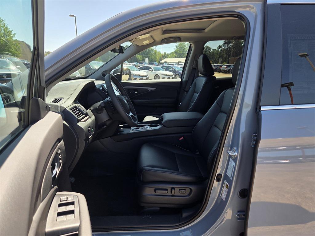 new 2025 Honda Ridgeline car, priced at $42,585