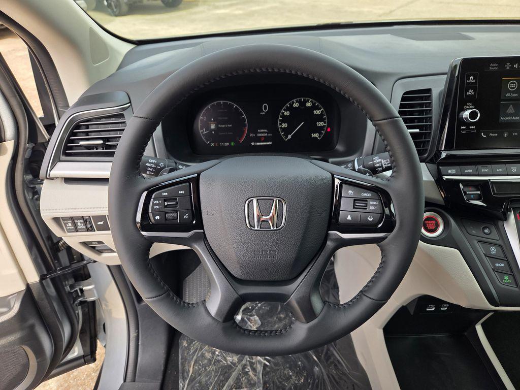 new 2026 Honda Odyssey car, priced at $44,290