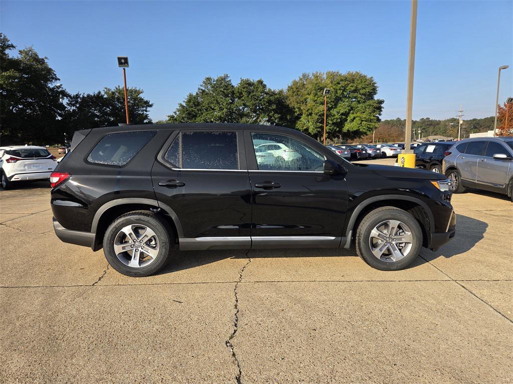 new 2025 Honda Pilot car, priced at $45,725