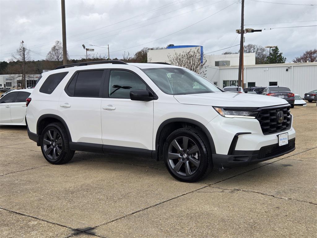 used 2025 Honda Pilot car, priced at $37,375