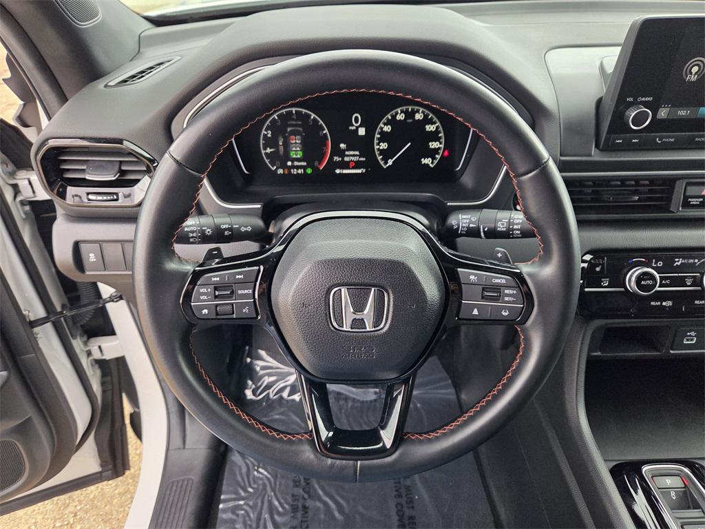 used 2025 Honda Pilot car, priced at $37,375