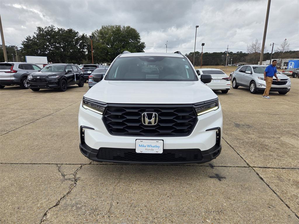 used 2025 Honda Pilot car, priced at $37,375