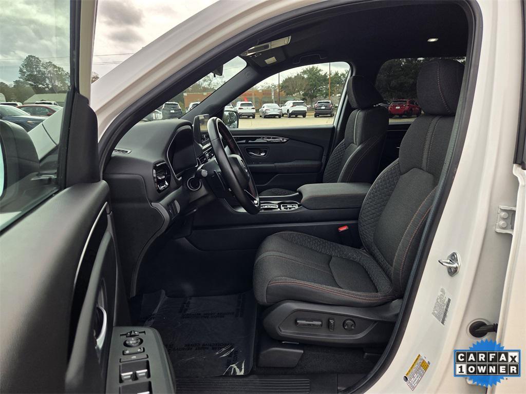 used 2025 Honda Pilot car, priced at $36,275