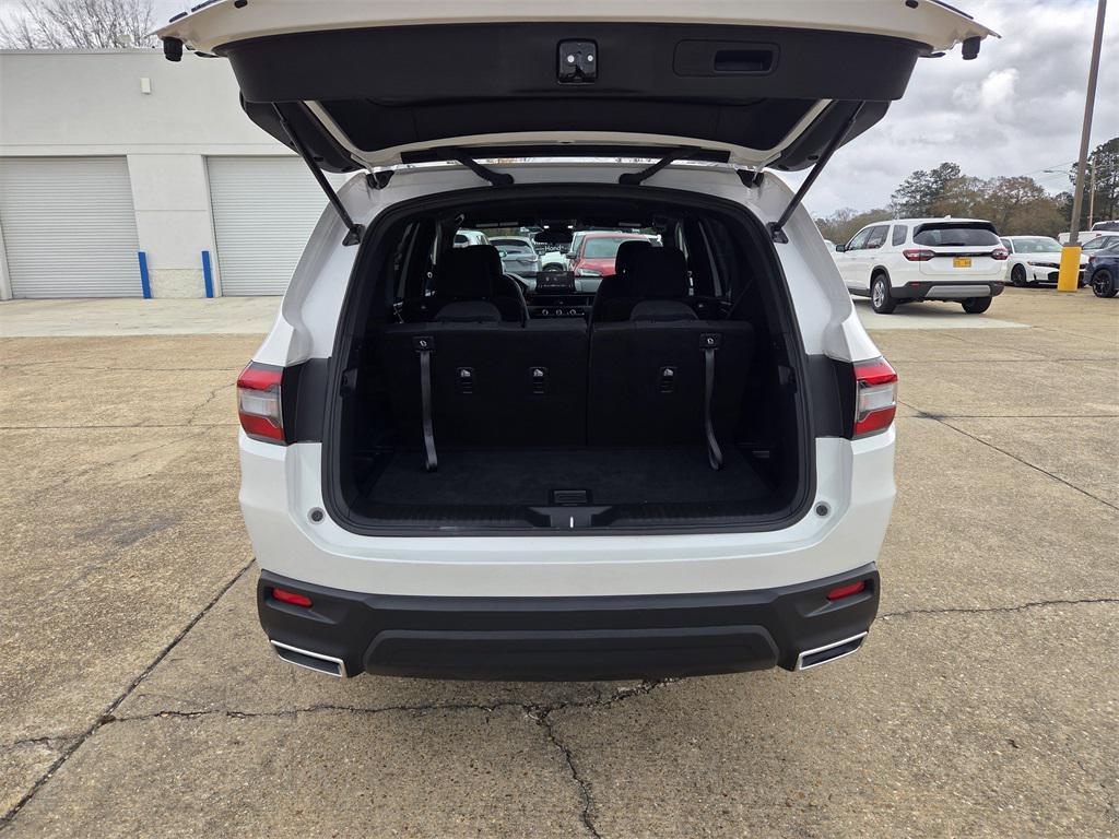 used 2025 Honda Pilot car, priced at $37,375