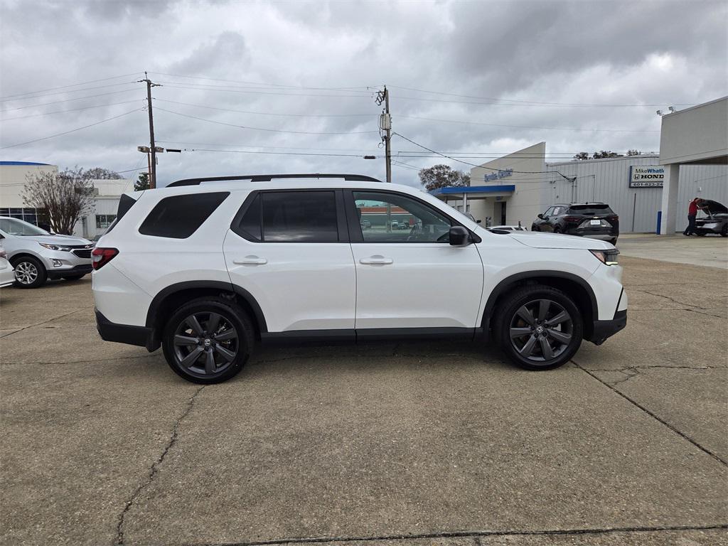 used 2025 Honda Pilot car, priced at $37,375