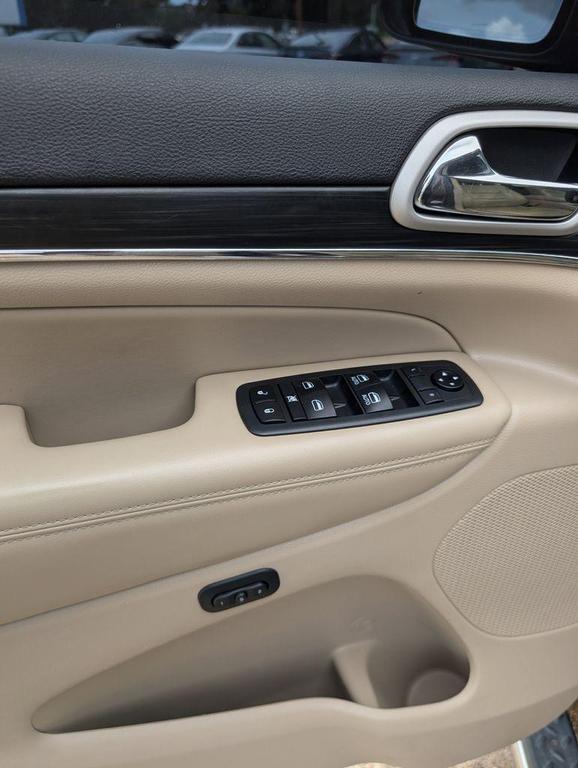 used 2020 Jeep Grand Cherokee car, priced at $20,195