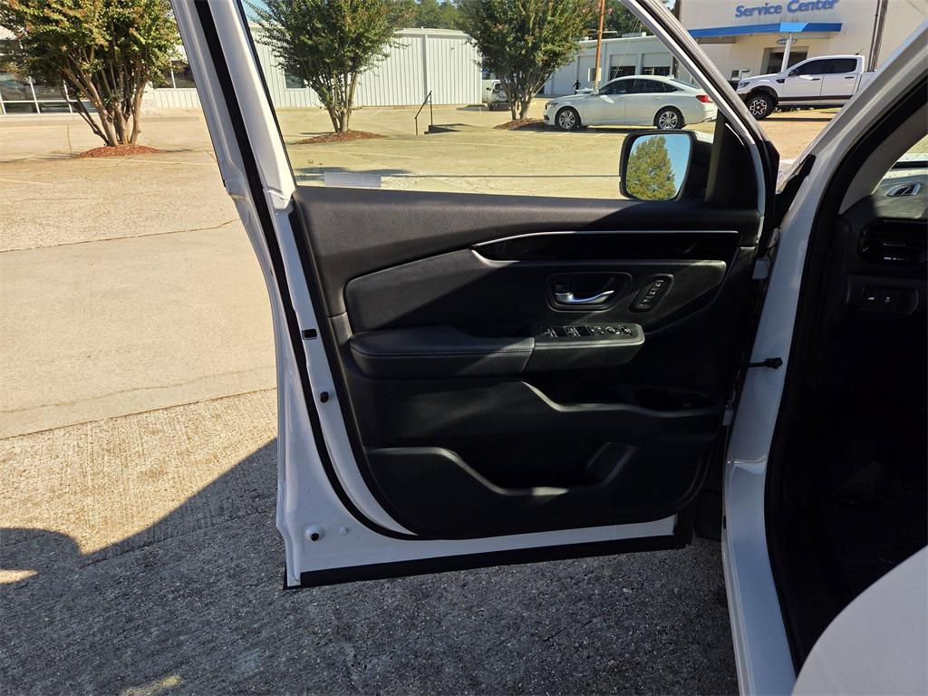 2024 Platinum White Honda Pilot
