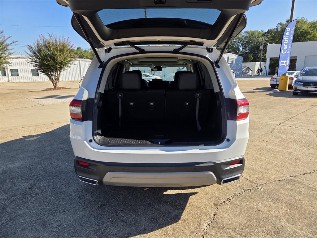 2024 Platinum White Honda Pilot