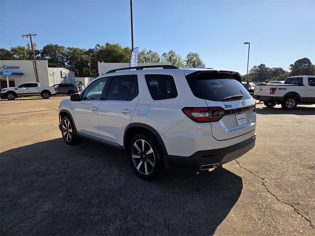 2024 Platinum White Honda Pilot