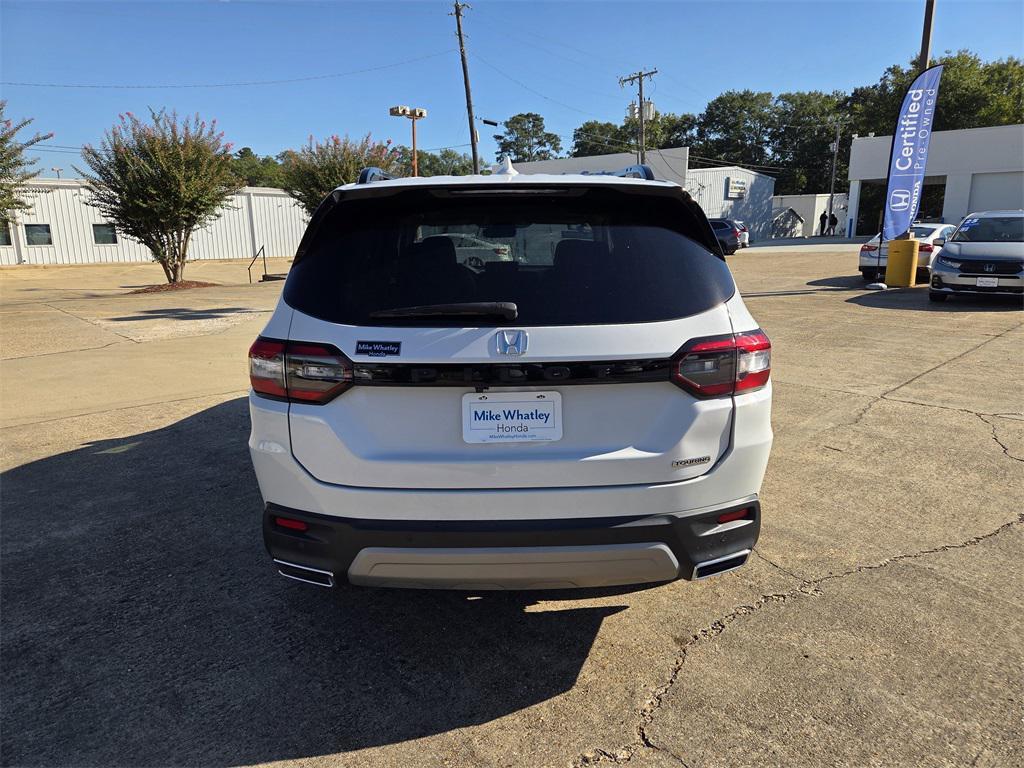 2024 Platinum White Honda Pilot