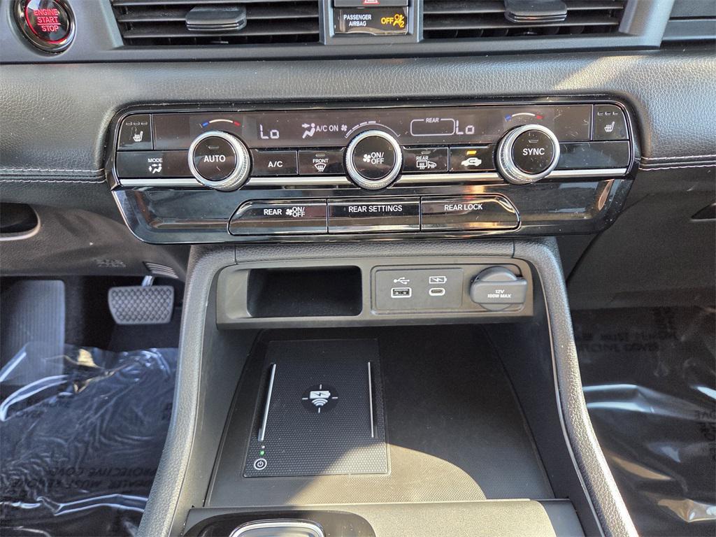 2024 Platinum White Honda Pilot