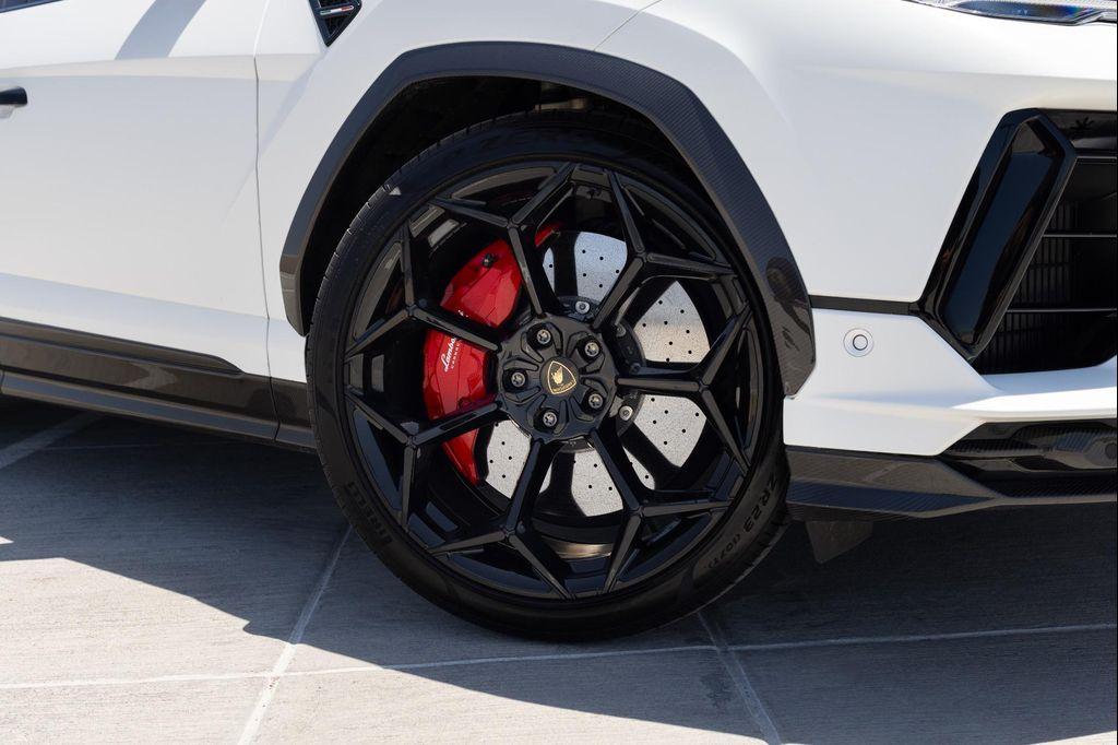 used 2023 Lamborghini Urus car, priced at $279,900