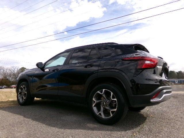 used 2025 Chevrolet Trax car, priced at $23,877