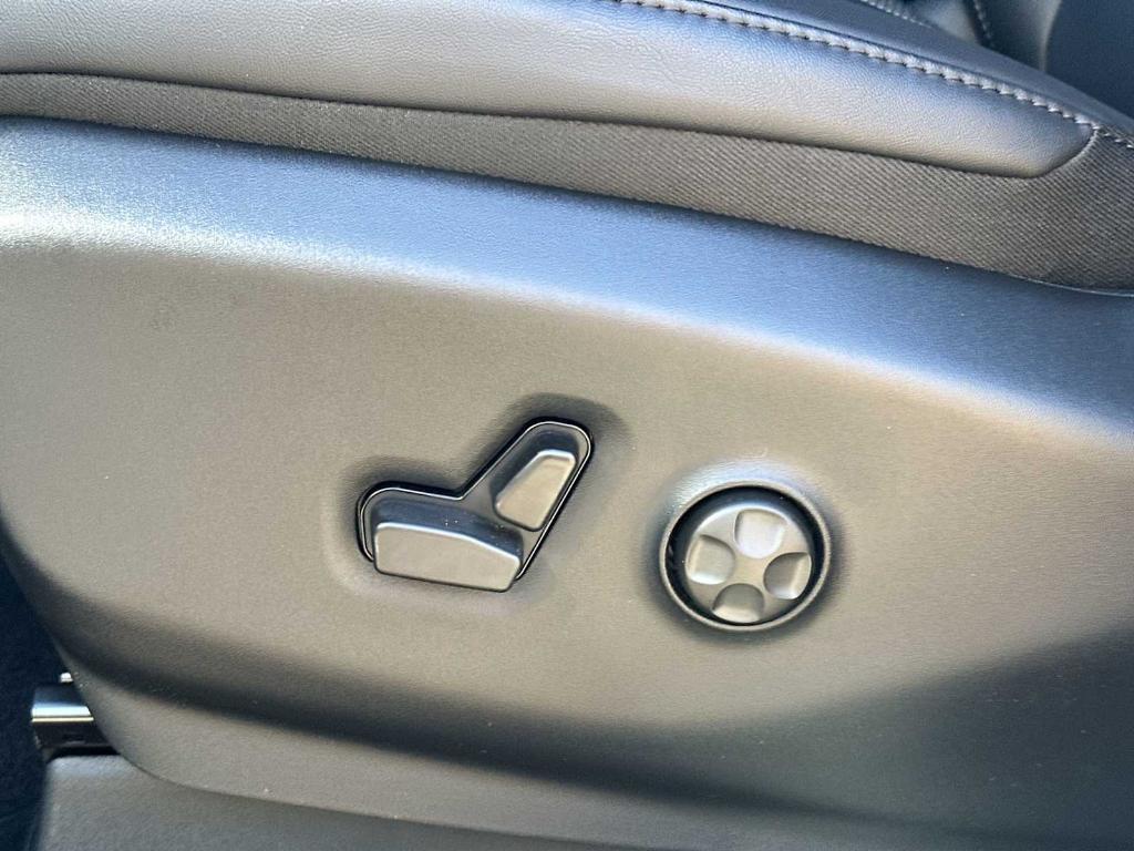 new 2026 Chrysler Pacifica car, priced at $41,695