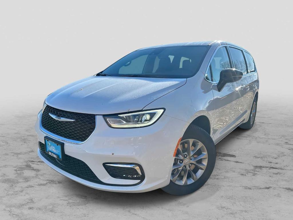new 2026 Chrysler Pacifica car, priced at $41,695